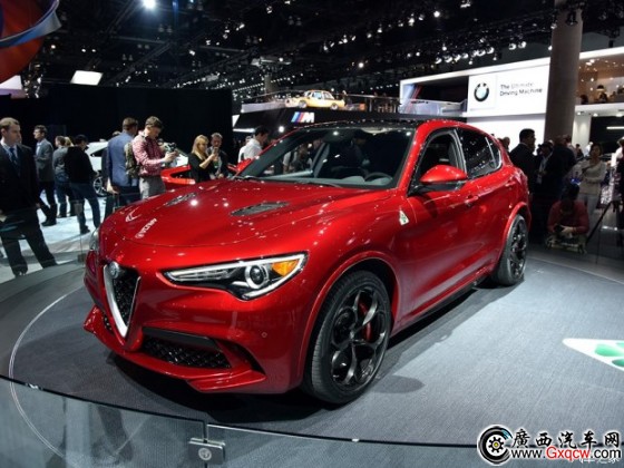 _ܚW Stelvio 2017 Quadrifoglio