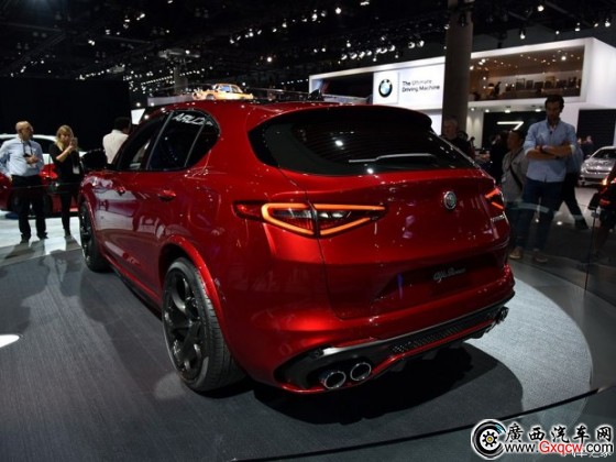 _ܚW Stelvio 2017 Quadrifoglio